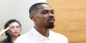 Jason Quang Vinh Xúc Động Rơi Lệ Khi Hát Quốc Ca Việt Nam