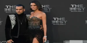 Vợ Dani Alves Thông Báo Mang Thai Sau Ba Lần Sẩy Thai Đau Đớn